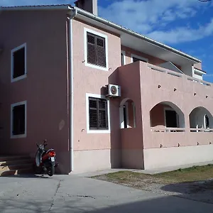 apartments-katarina-baska.primorje-gorskikotar.com/